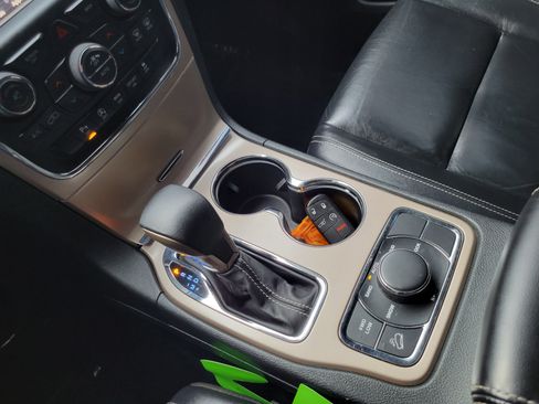 Used 2017 Jeep Grand Cherokee Limited w/ Trailer Tow Group IV image 16