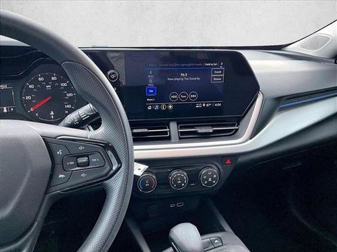 Used 2024 Chevrolet Trax LS FWD image 8