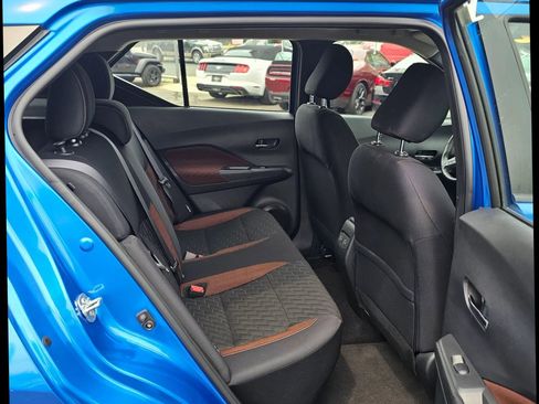 Used 2021 Nissan Kicks SR image 10