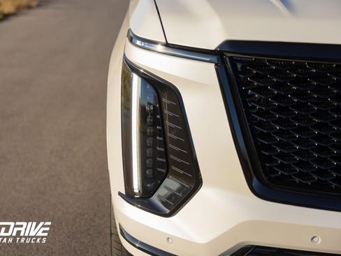 Used 2025 Cadillac Escalade Sport Platinum w/ LPO, ONYX Package image 6