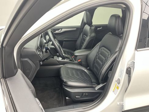 Certified 2024 Ford Escape Platinum w/ Premium Technology Package image 10