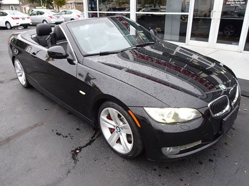 Used 2010 BMW 335i Convertible image 9