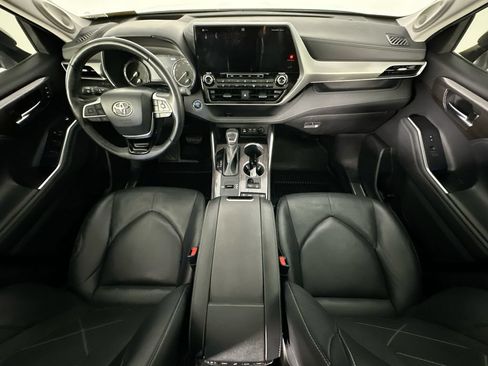 Used 2022 Toyota Highlander Platinum FWD image 10