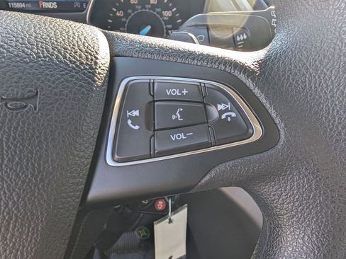 Used 2017 Ford Escape SE image 28