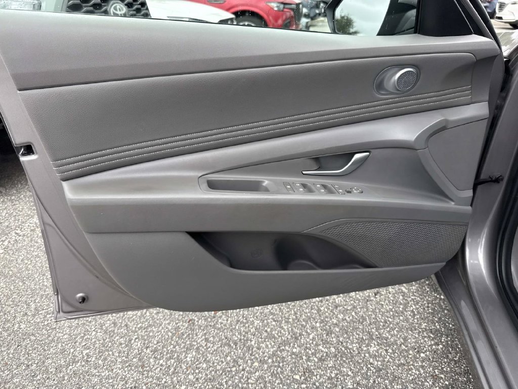 Used 2023 Hyundai Elantra SEL w/ Convenience Package FWD image 20