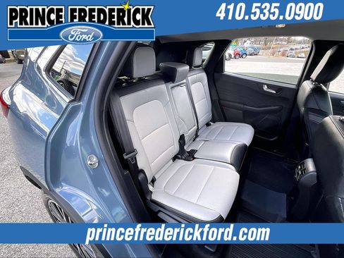 Used 2025 Ford Escape SE image 25