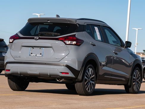 Certified 2024 Nissan Kicks SR w/ SR Premium Package image 8