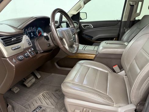 Used 2020 GMC Yukon XL Denali w/ Open Road Package AWD/4WD image 10