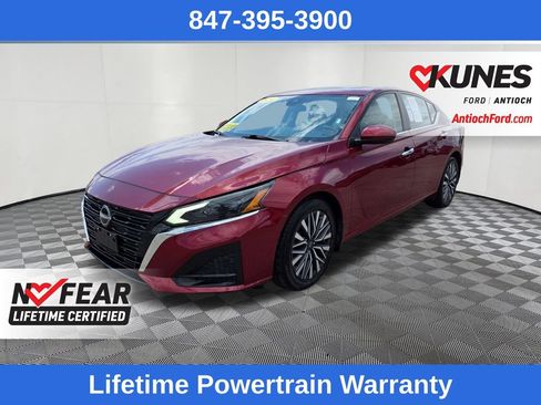 Used 2024 Nissan Altima 2.5 SV w/ SV Premium Package FWD image 3