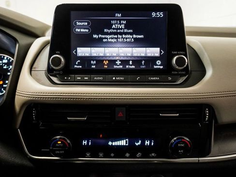 Used 2021 Nissan Rogue SV image 24