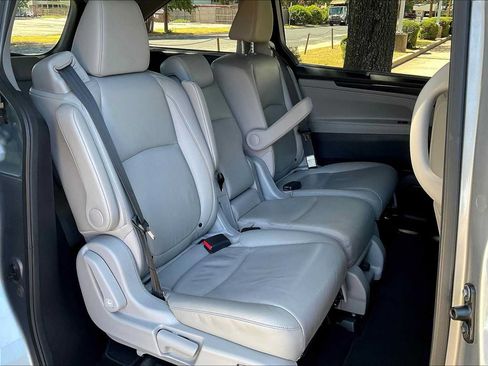 Used 2019 Honda Odyssey EX-L image 19