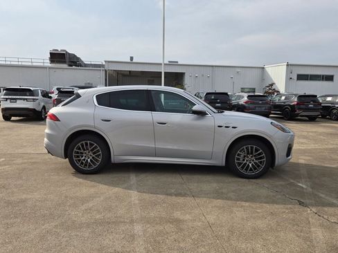 Used 2024 Maserati Grecale GT image 4
