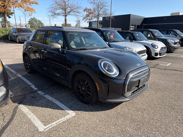 Used 2024 MINI Cooper 4-Door Hardtop FWD image 3