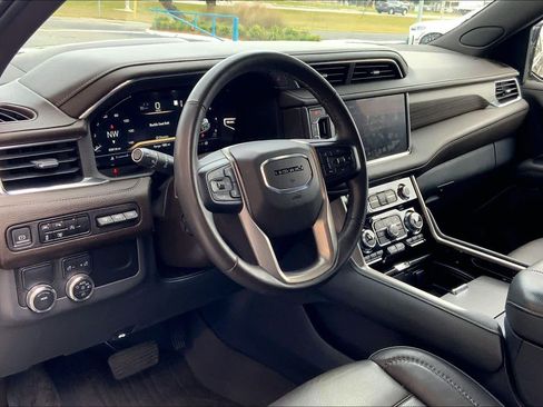 Used 2023 GMC Yukon XL Denali image 19