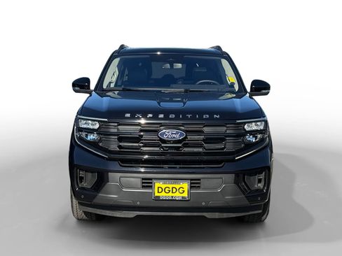 Used 2025 Ford Expedition Active image 8