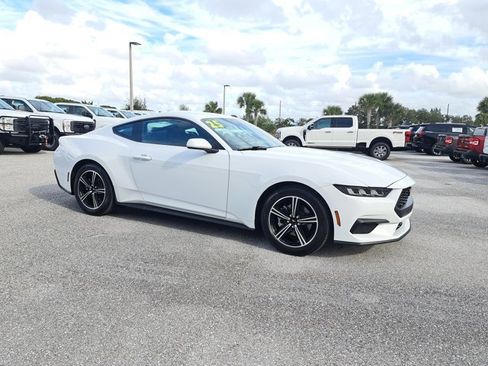 Certified 2025 Ford Mustang Coupe image 31