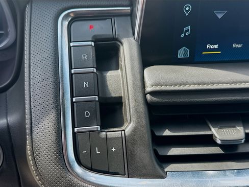 Used 2023 Chevrolet Tahoe Premier RWD image 13