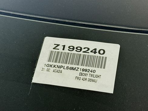 Used 2021 GMC Acadia Denali w/ Denali Technology Package image 40