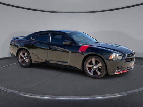 Used 2014 Dodge Charger SXT Plus RWD image 12