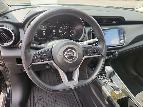 Used 2021 Nissan Kicks SV FWD image 12