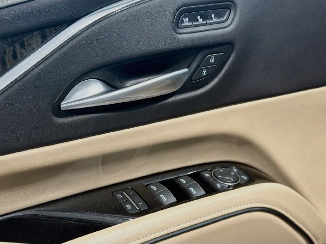Certified 2024 Cadillac Escalade Premium Luxury AWD/4WD image 17