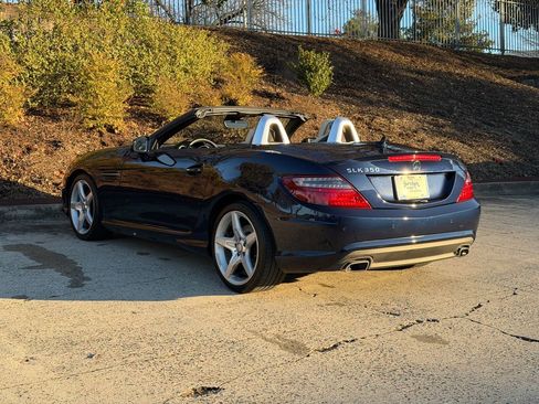 Used 2012 Mercedes-Benz SLK 350 image 6