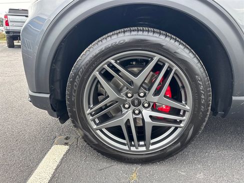 Used 2025 Ford Explorer ST-Line w/ Premium Package image 12