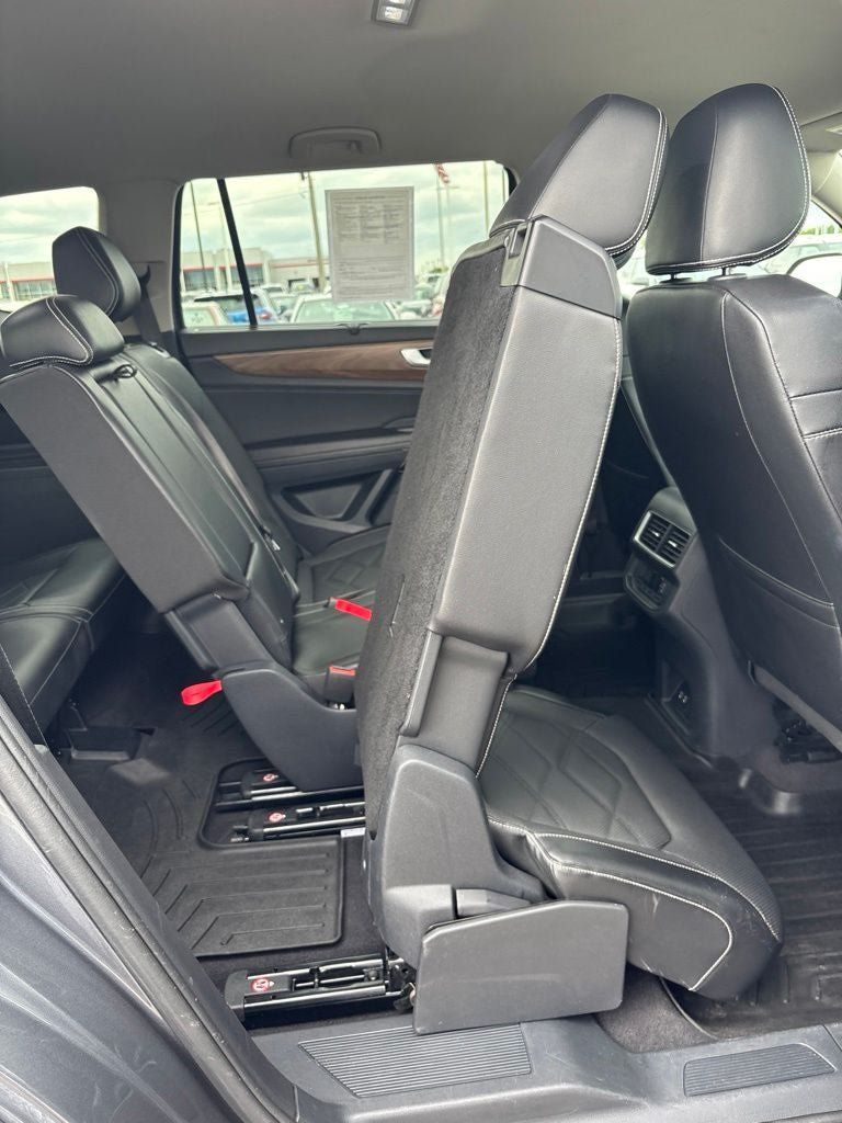 Used 2024 Volkswagen Atlas SE AWD/4WD image 29