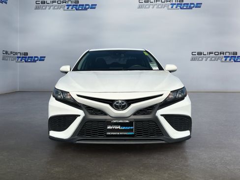 Used 2023 Toyota Camry SE w/ Convenience Package FWD image 2