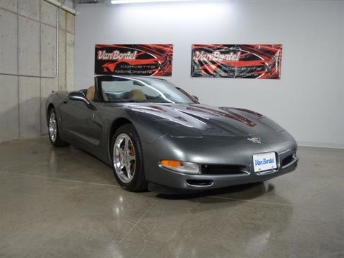 Used 2003 Chevrolet Corvette Convertible w/ Preferred Equipment Group1 image 2