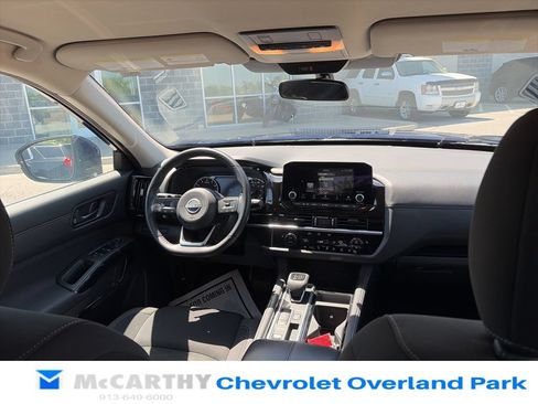 Used 2025 Nissan Pathfinder SV FWD image 38