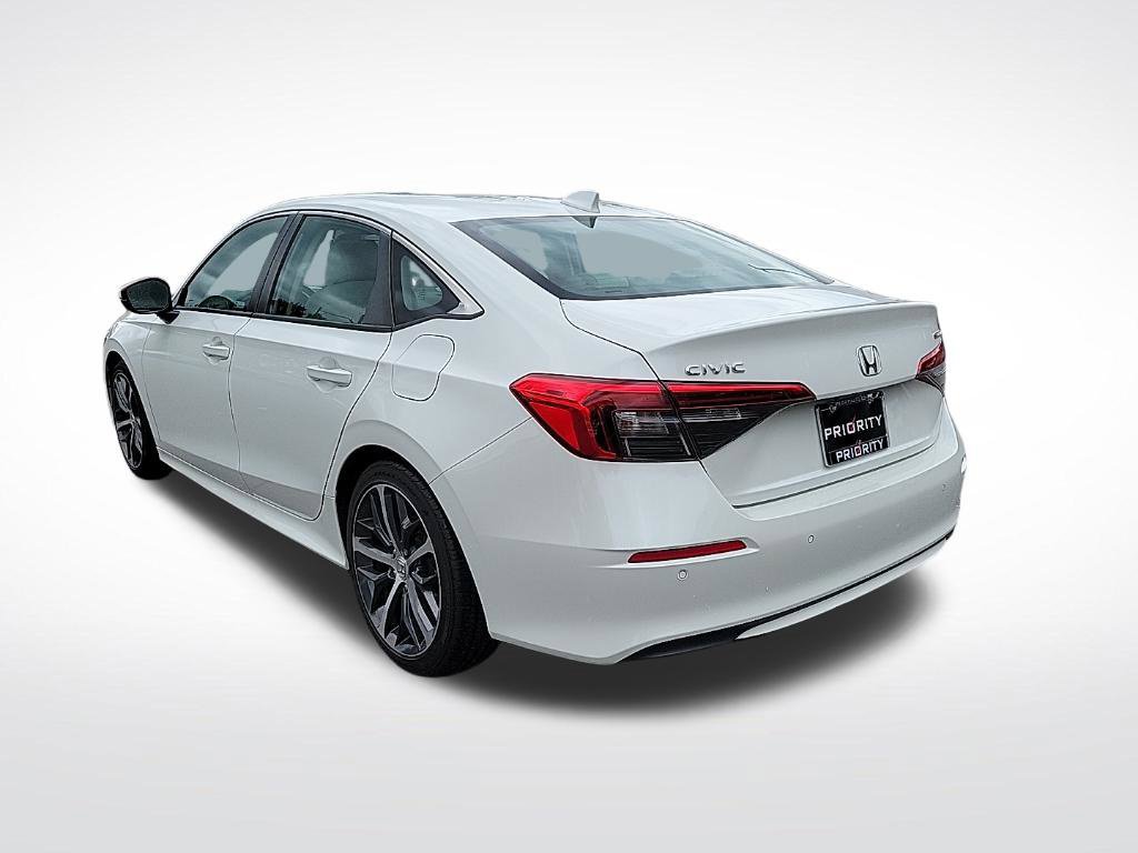 Used 2024 Honda Civic Touring image 3