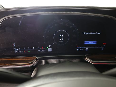 Used 2023 Cadillac Escalade Premium Luxury image 4