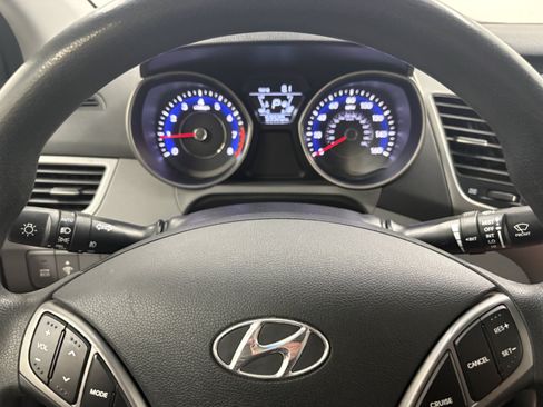 Used 2015 Hyundai Elantra SE w/ Option Group 02 FWD image 26