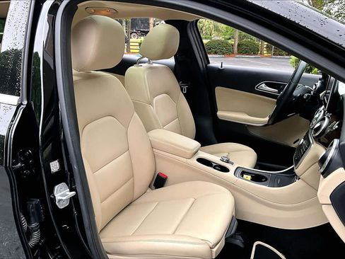 Certified 2017 Mercedes-Benz GLA 250 image 9