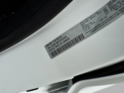 New 2026 Chrysler Pacifica Select image 32