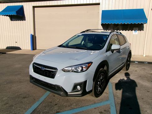 Used 2018 Subaru Crosstrek 2.0i Premium w/ Moonroof Package AWD/4WD image 1
