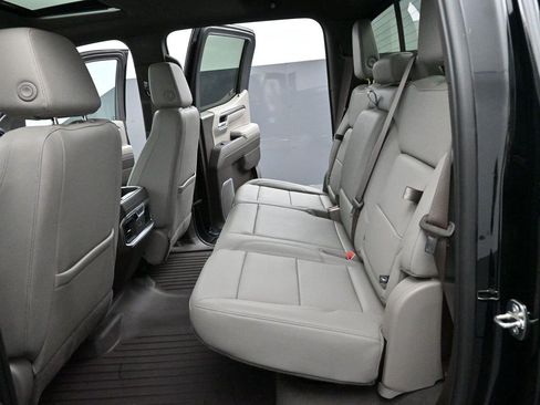 Used 2023 GMC Sierra 1500 SLT w/ SLT Convenience Package AWD/4WD image 30