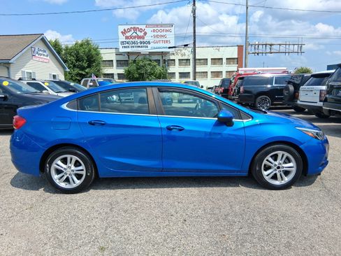 Used 2016 Chevrolet Cruze LT w/ Convenience Package FWD image 6