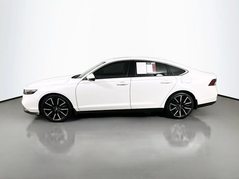 Used 2023 Honda Accord Touring image 5