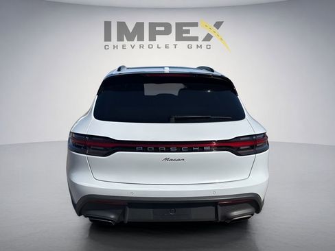 Used 2024 Porsche Macan AWD/4WD image 3