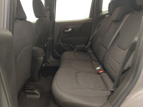 Used 2020 Jeep Renegade Latitude w/ Popular Equipment Group FWD image 18