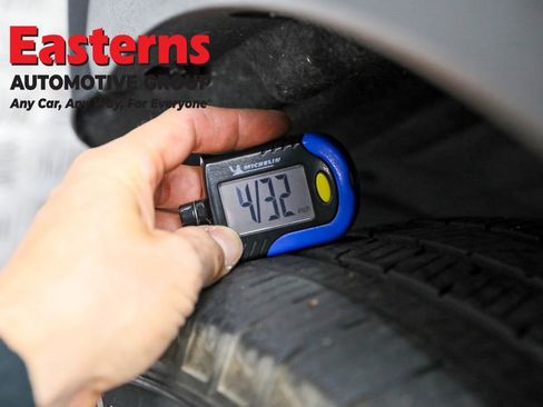 Used 2022 Ford Explorer Limited w/ Equipment Group 301A image 28