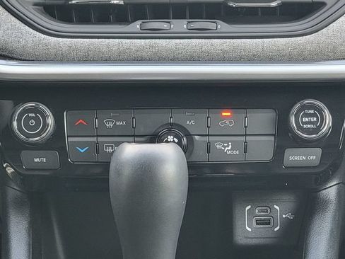Certified 2024 Jeep Compass Latitude AWD/4WD image 29