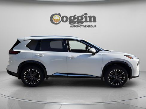 Certified 2024 Nissan Rogue Platinum image 4