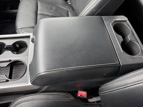 Used 2022 Ford F350 Lariat w/ Chrome Package image 19