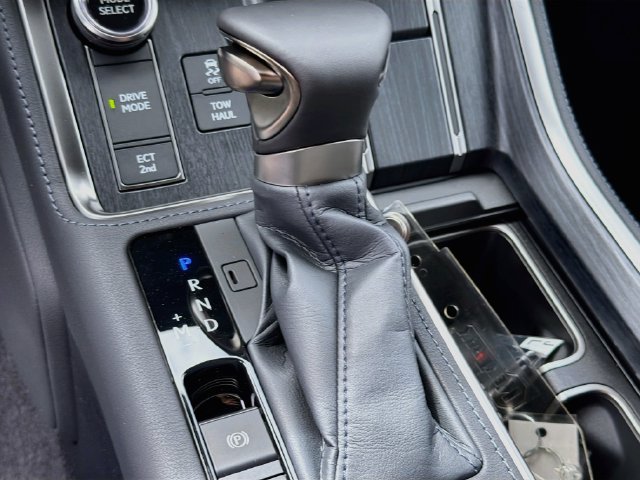 New 2026 Lexus GX 550 w/ Cold Area Package AWD/4WD image 36