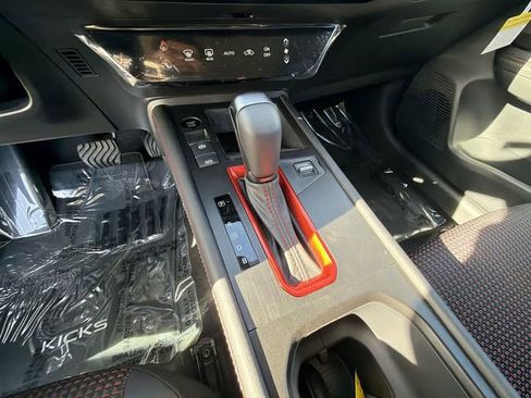 New 2026 Nissan Kicks SR image 19