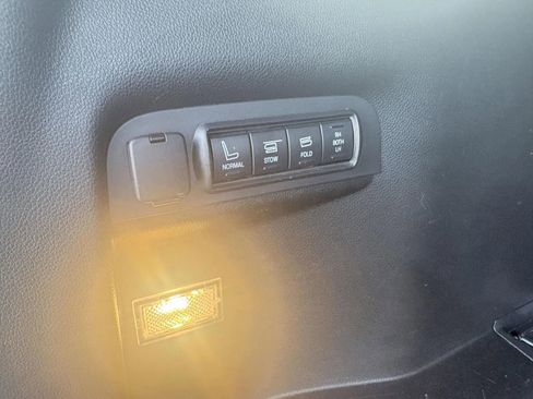Used 2016 Ford Explorer Limited w/ Equipment Group 301A FWD image 10