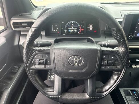 Used 2024 Toyota Tacoma SR image 28